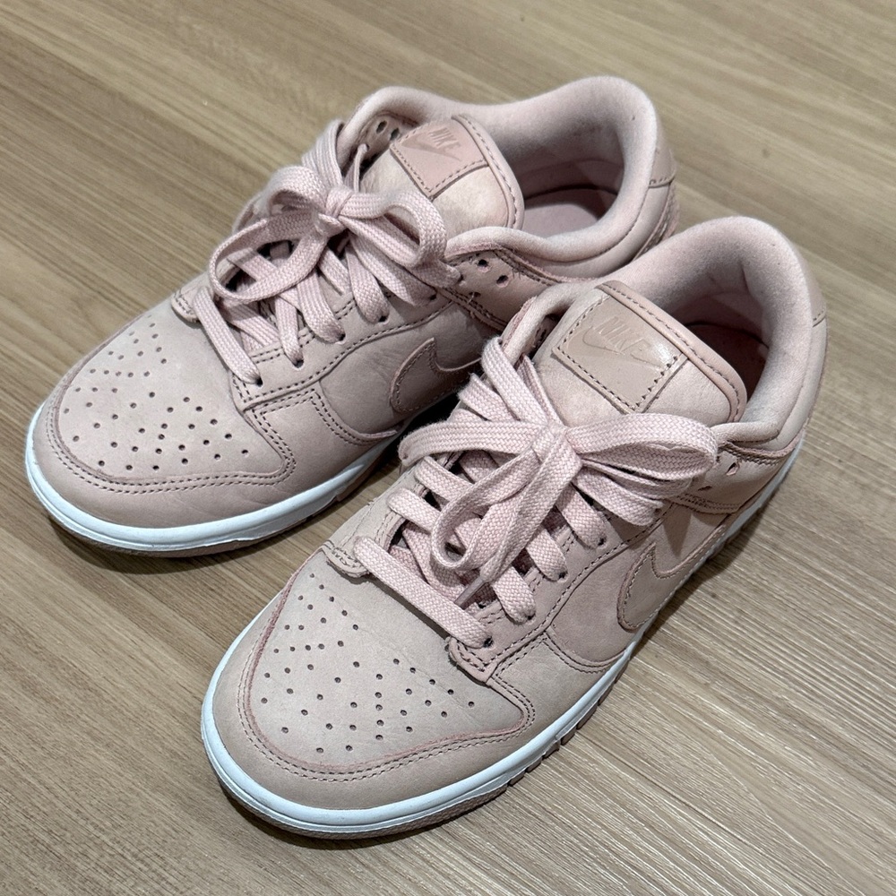 Nike Dunk Low Women's Blush Pink Sneakers